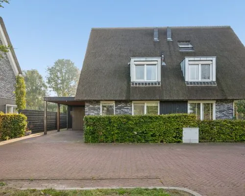 Twee-onder-één-kap te huur: Veenerf 18, Nijkerkerveen