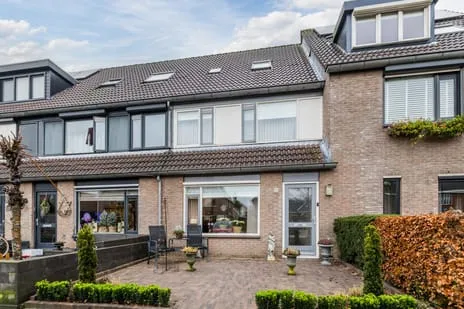 Terraced house for sale: Veenestraat 53, Bunschoten Bunschoten-Spakenburg