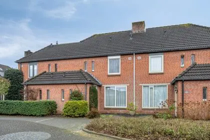Tussenwoning te koop: Veenhof 1803, Wijchen