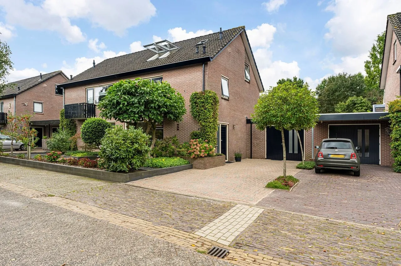 Tussenwoning te koop: Veenhof 1927, Wijchen