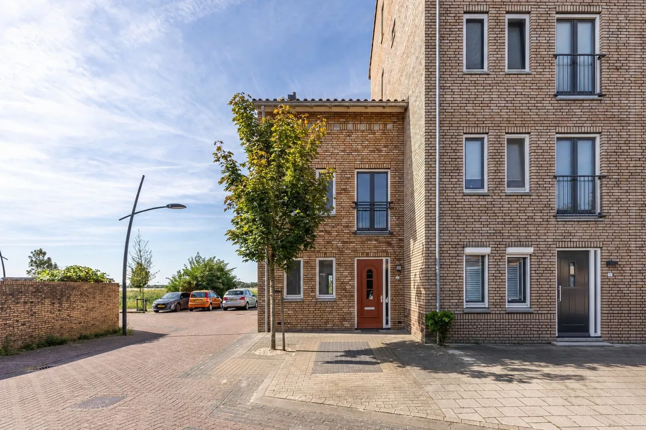 Hoekwoning te koop: Veenland 7, Assendelft