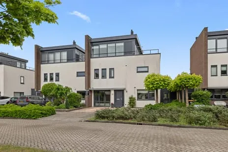 Tussenwoning te koop: Veenlanden 145, Hoevelaken-Hogenbrink Hoevelaken