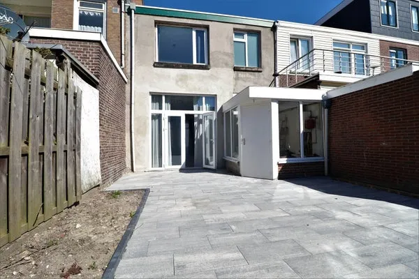 Tussenwoning te huur: Veenlantstraat 23, Liduinabuurt Schiedam