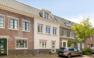 Tussenwoning te koop: Veenoever 14, Roelofarendsveen Roelofarendsveen