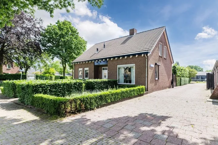Detached house for sale: Veenstraat 16, Kern Molenschot Molenschot