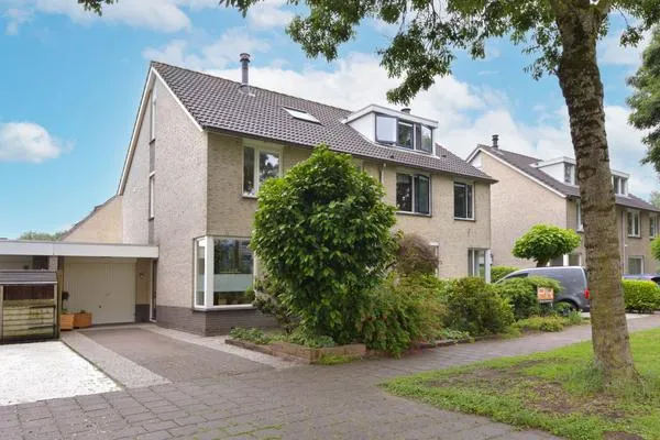 Tussenwoning te koop: Veenweg 140, de Maricken-Veenzijde Wilnis