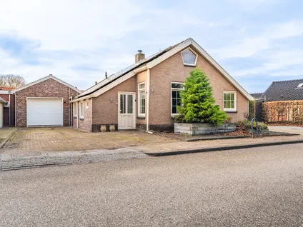 Tussenwoning te koop: Veenweg 15, Beerta