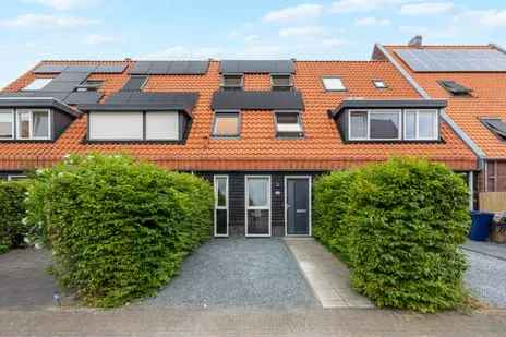 Terraced house for sale: Veenwortel 42, De Bras 'S-Gravenhage