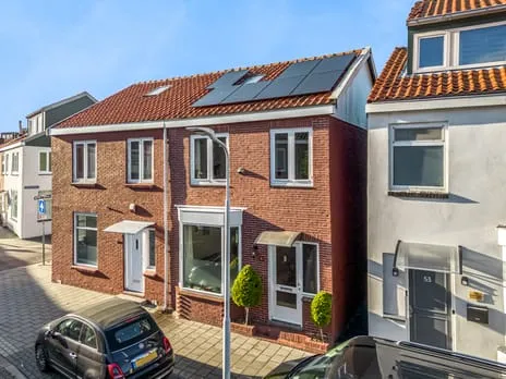 Twee-onder-één-kap te koop: Veeringstraat 51, Rosmolenbuurt West Zaandam