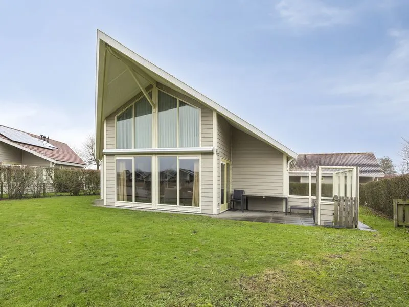 Vrijstaande woning te koop: Veerse Meerdreef 50, Kortgene