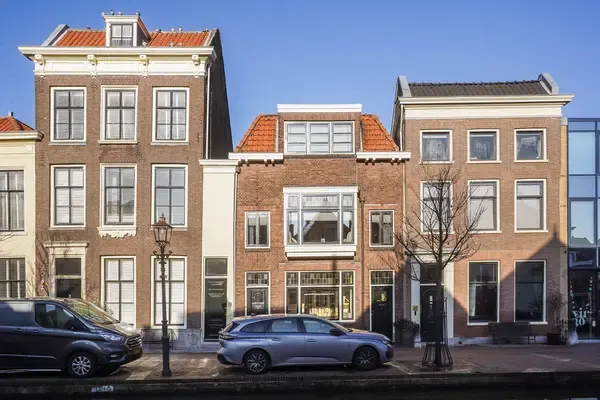 Tussenwoning te koop: Veerstraat 17, Vertobuurt Maassluis