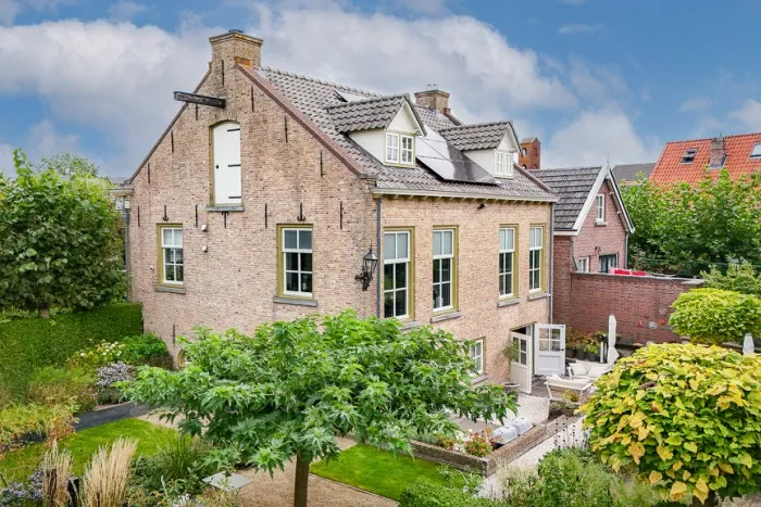 Vrijstaande woning te koop: Veerstraat 21, Waspik