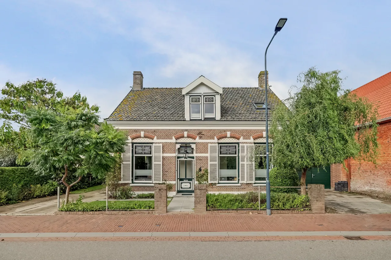 Twee-onder-één-kap te koop: Veerweg 138, Kamperland