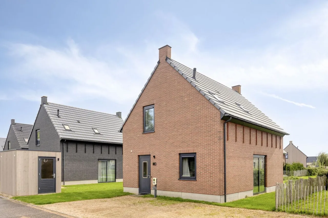 Vrijstaande woning te koop: Veerweg 50-008, Wolphaartsdijk