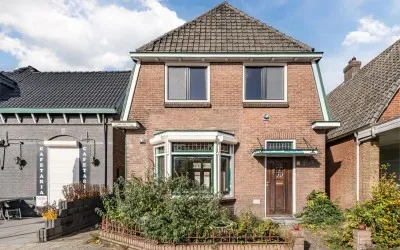 Twee-onder-één-kap te koop: Veerweg 72, Rheden Rheden