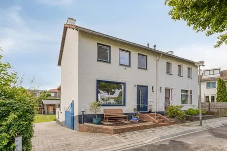 Twee-onder-één-kap te koop: Veeweg 4, Strucht Schin Op Geul