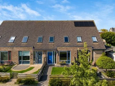 Tussenwoning te koop: Veldbies 5, Abbekerk