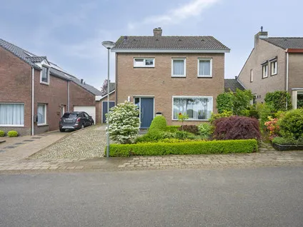 Twee-onder-één-kap te koop: Veldekestraat 11, Margraten Margraten