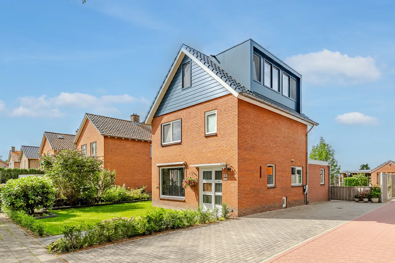 Vrijstaande woning te koop: Veldhoekweg 33, Zwolle