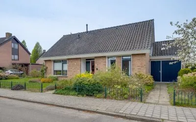 Vrijstaande woning te koop: Veldhoenkamp 2, Laren Laren