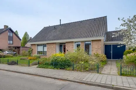 Vrijstaande woning te koop: Veldhoenkamp 2, Laren Laren (Ge)