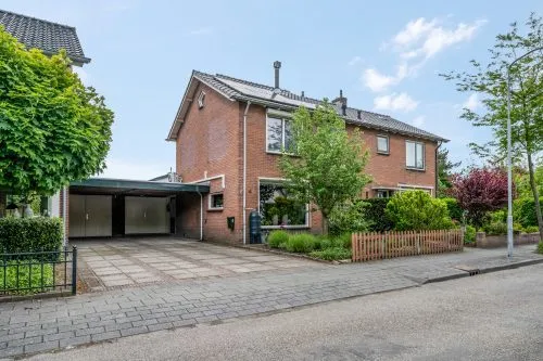 Twee-onder-één-kap te koop: Veldhuizerbrink 4, Indische buurt Ede