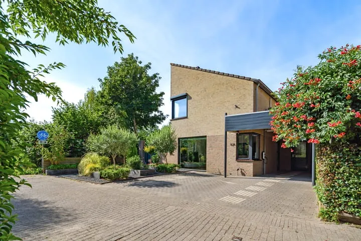 Vrijstaande woning te koop: Veldmoeren 42A, Kievitsloop Breda