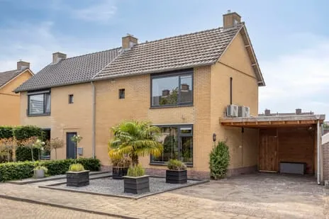 Twee-onder-één-kap te koop: Veldstraat 17, Kom Nuland Nuland