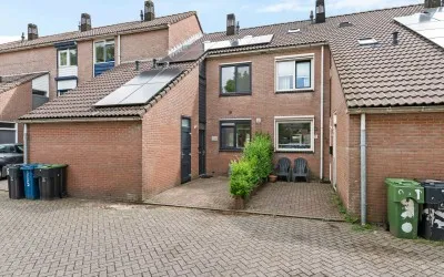 Terraced house for sale: Velduilstraat 6, De Horn-Noord Alkmaar
