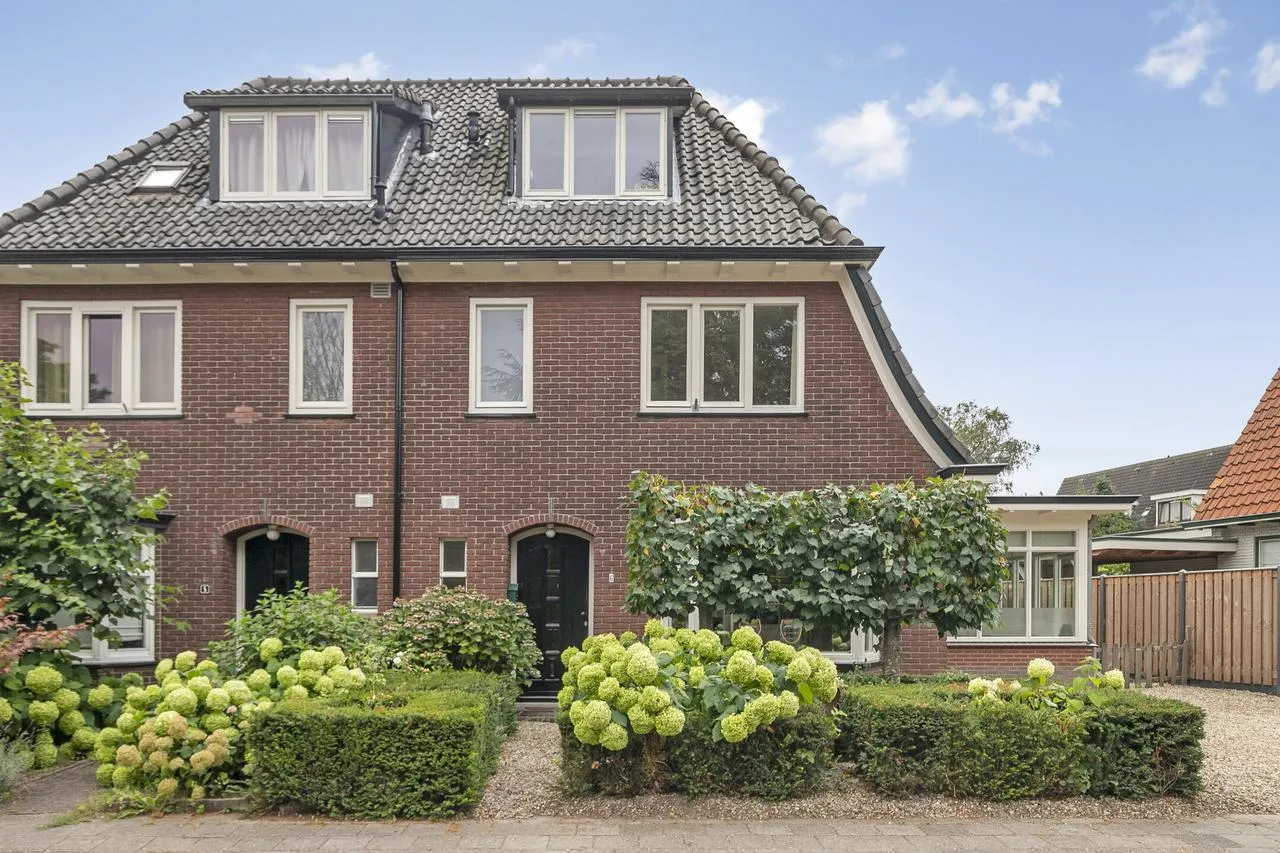 Twee-onder-één-kap te koop: Veldweg 6, Eerbeek