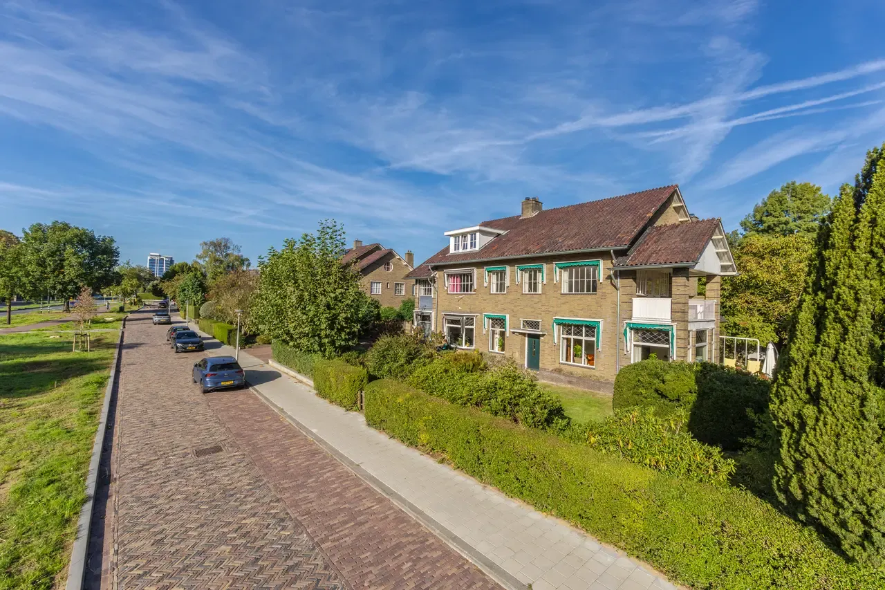 Twee-onder-één-kap te koop: Velperweg 135A, Arnhem