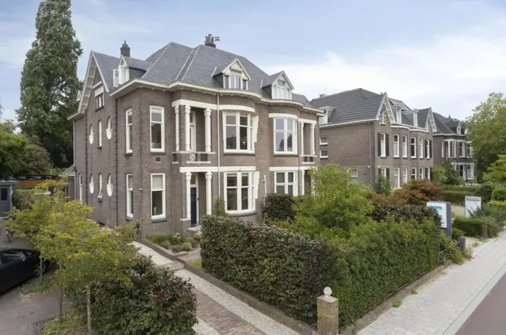 Tussenwoning te koop: Velperweg 85, Angerenstein Arnhem