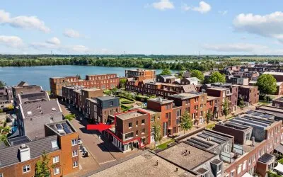 Tussenwoning te koop: Veluwemeer 272, Waterrijk Woerden