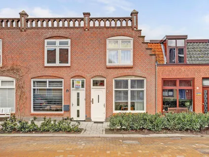 Tussenwoning te koop: Venenlaan 175, Venelaankwartier - Buurt 11 02 Hoorn