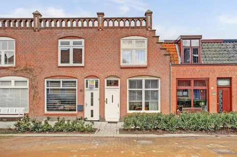 Tussenwoning te koop: Venenlaan 175, Venelaankwartier - Buurt 11 02 Hoorn