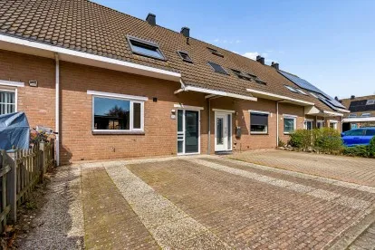 Tussenwoning te koop: Vennemeerstraat 5, Waterwijk West Almere