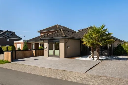 Vrijstaande woning te koop: Vennendal 84, Buitenhof Lelystad