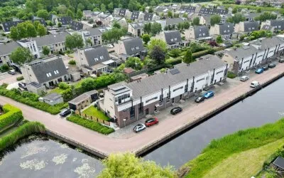 Tussenwoning te koop: Venuskade 44, Planetenbuurt Assen