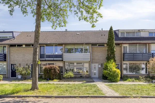 Tussenwoning te koop: Venuslaan 18, 't Eigen en Hoogstraat Son En Breugel