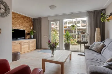 Tussenwoning te koop: Venusstraat 21, Planetenbuurt Zwijndrecht