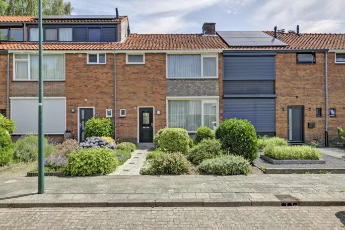 Terraced house for sale: Venusstraat 5, West 1 Dongen