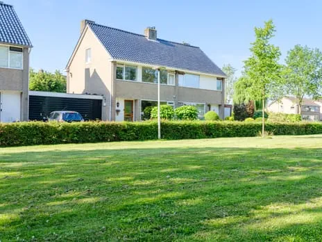 Tussenwoning te koop: Verdeniusstraat 37, De Singels west Drachten
