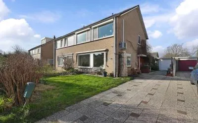 Twee-onder-één-kap te koop: Verdilaan 42, Paauwenburg West Vlissingen