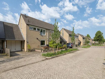 Tussenwoning te koop: Verdistraat 8, Muziekwijk Z.-Oost Almere