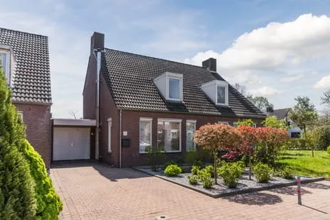 Tussenwoning te koop: Verhoevenstraat 8, Prins van Luikstraat e.o. Luyksgestel