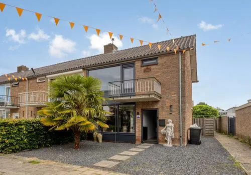 Corner house for sale: Verhulststraat 2, Hollanderbroek Elst