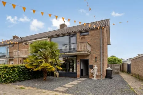 Corner house for sale: Verhulststraat 2, Hollanderbroek Elst (Ge)