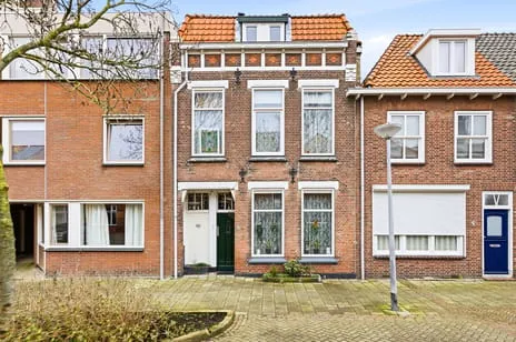 Tussenwoning te koop: Verkuijl Quakkelaarstraat 32, Scheldestraat e.o. Vlissingen