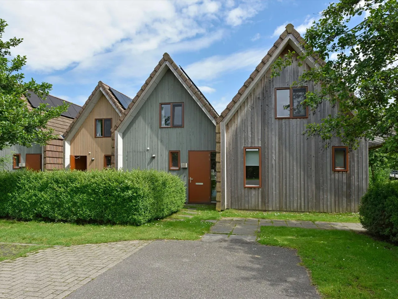 Tussenwoning te koop: Verlengde Breevaart 3-27, Reeuwijk