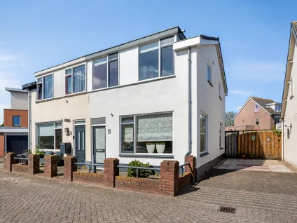 Twee-onder-één-kap te koop: Verlengde Hoogstraat 6, Guldemond Noordwijkerhout
